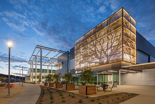 The S/L/A/M Collaborative | www.slamcoll.com | Kaiser Permanente, Murrieta Medical Office Building | Murrieta, CA | Credit:  Cameron Campbell, Integrated Studio